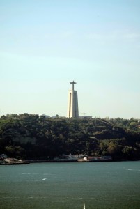 Blick über die Bucht vom Castelo de S. Jorge