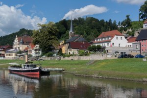 Dorf an der Elbe