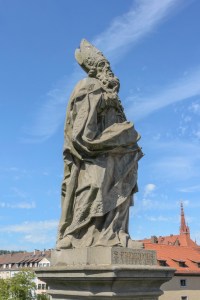 Figur auf der alten Mainbrücke