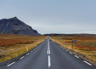 On the road in Island