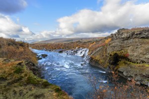 Hraunfossar, die Lavawasserfälle