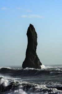 Basaltsäule im Meer