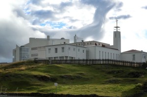 Hotel Fransiskus Hotel, Kapelle und Krankenhaus im gleichen Bau
