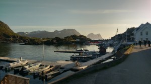 Hamn i Senja abends um 20:00