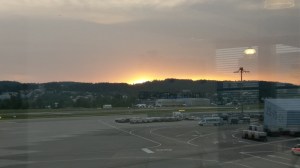 Der Tag erwacht am Flughafen um 05:30