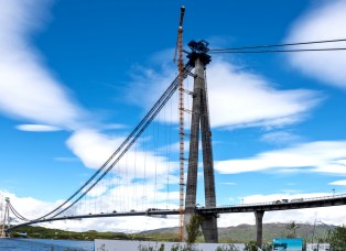 Die neue Hålogaland Brücke vor Narvik