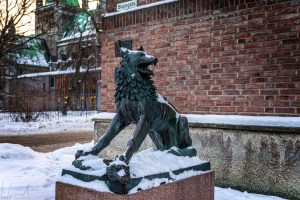 vor dem Kunstmuseum von Trondheim