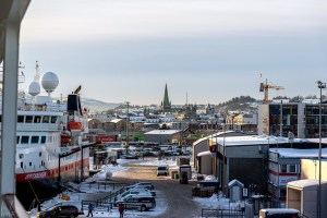 Blick vom Hafen nach Trondheim