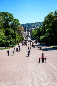 Blick in die Karl Johans gate vom königlichen Schloss aus