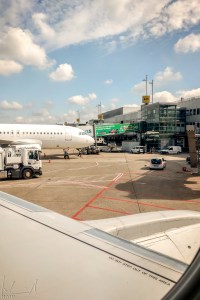 Flughafen Düsseldorf / Warten auf Take-off nach Zürich