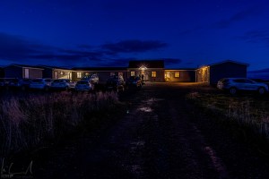 Das Ensku Húsin bei Nacht