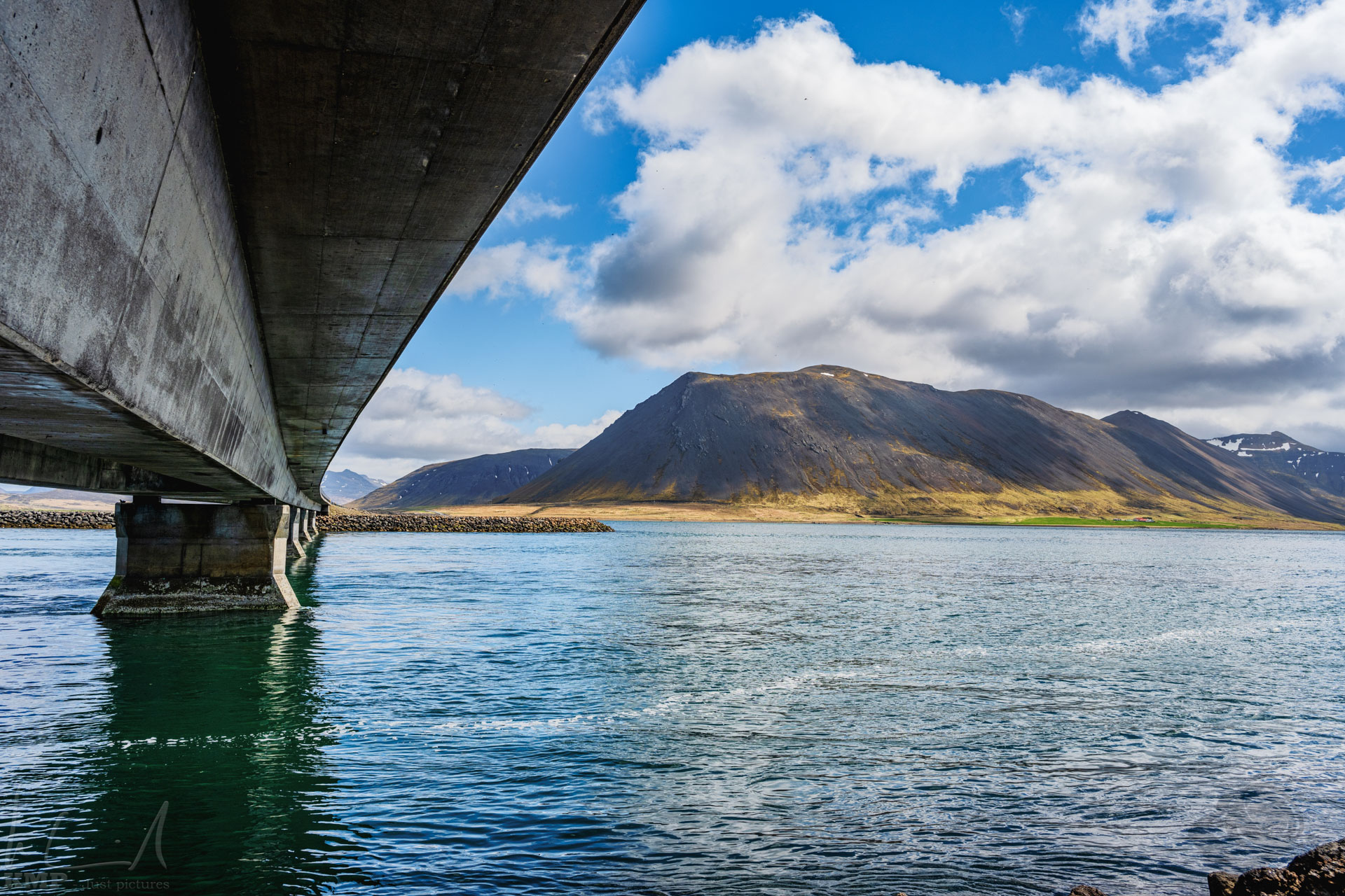 Island_24_02_0043303